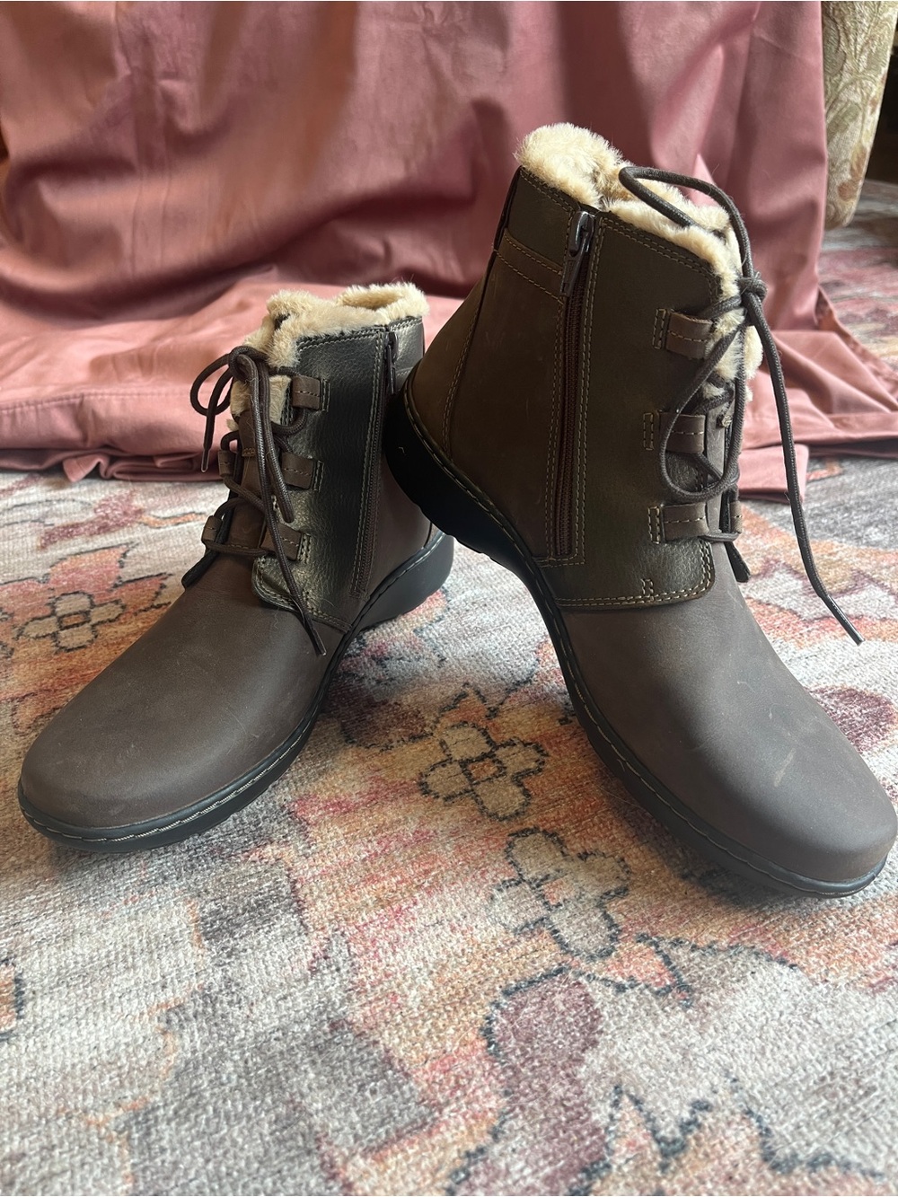 Clarks Collection Cora Chai Faux Fur Lace Up Ankle Boots Brown Bronze 9W NIB